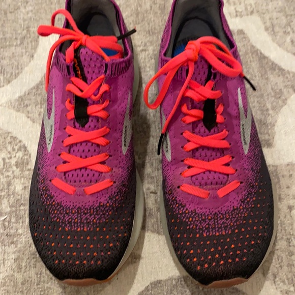 brooks dna amp womens